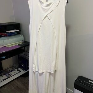Elegant White Sleeveless Dress